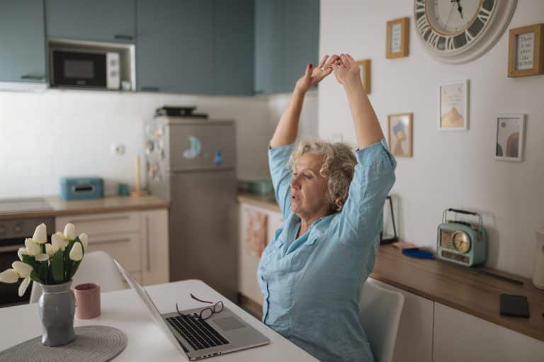 Sédentarité au bureau : les gestes simples pour bouger plus